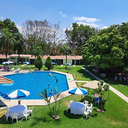 Hotel Teques Palace Xoxocotla  Экстерьер фото