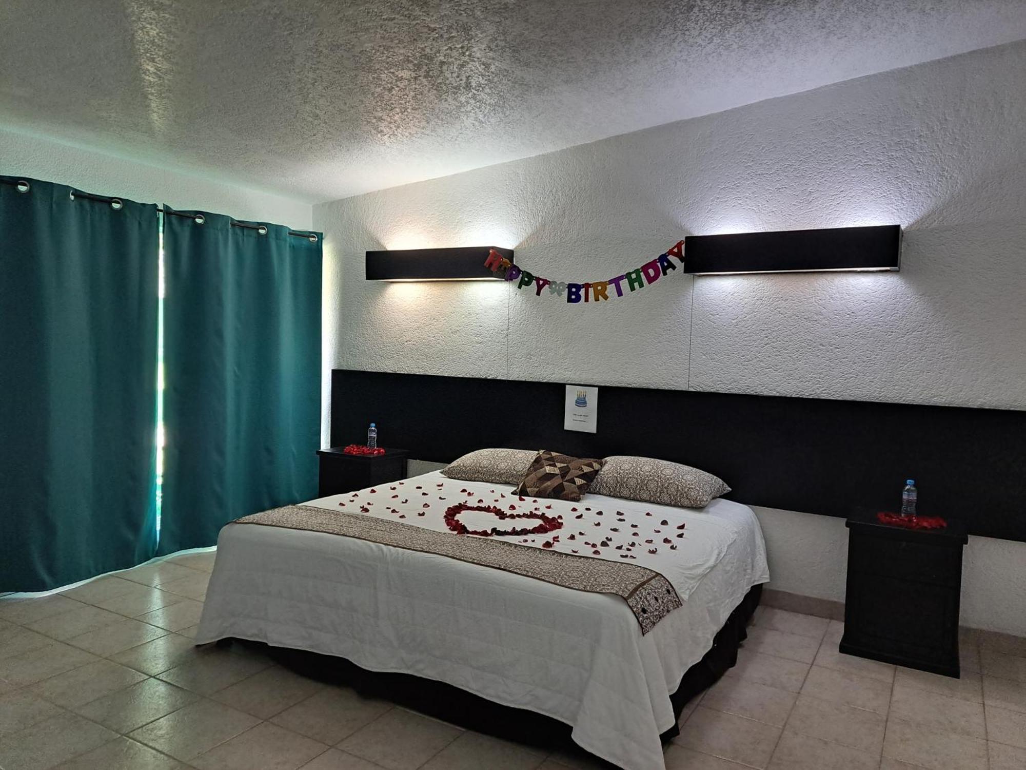 Hotel Teques Palace Xoxocotla  Экстерьер фото