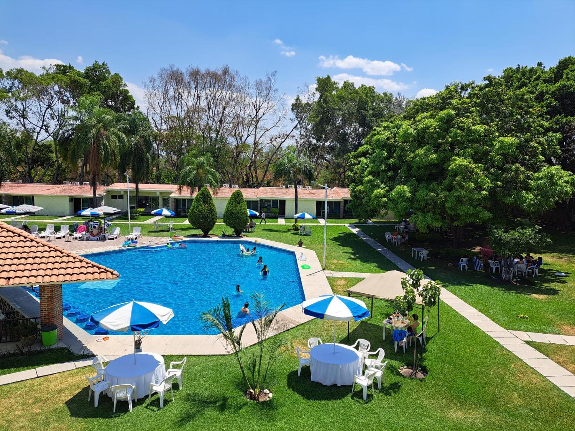 Hotel Teques Palace Xoxocotla  Экстерьер фото