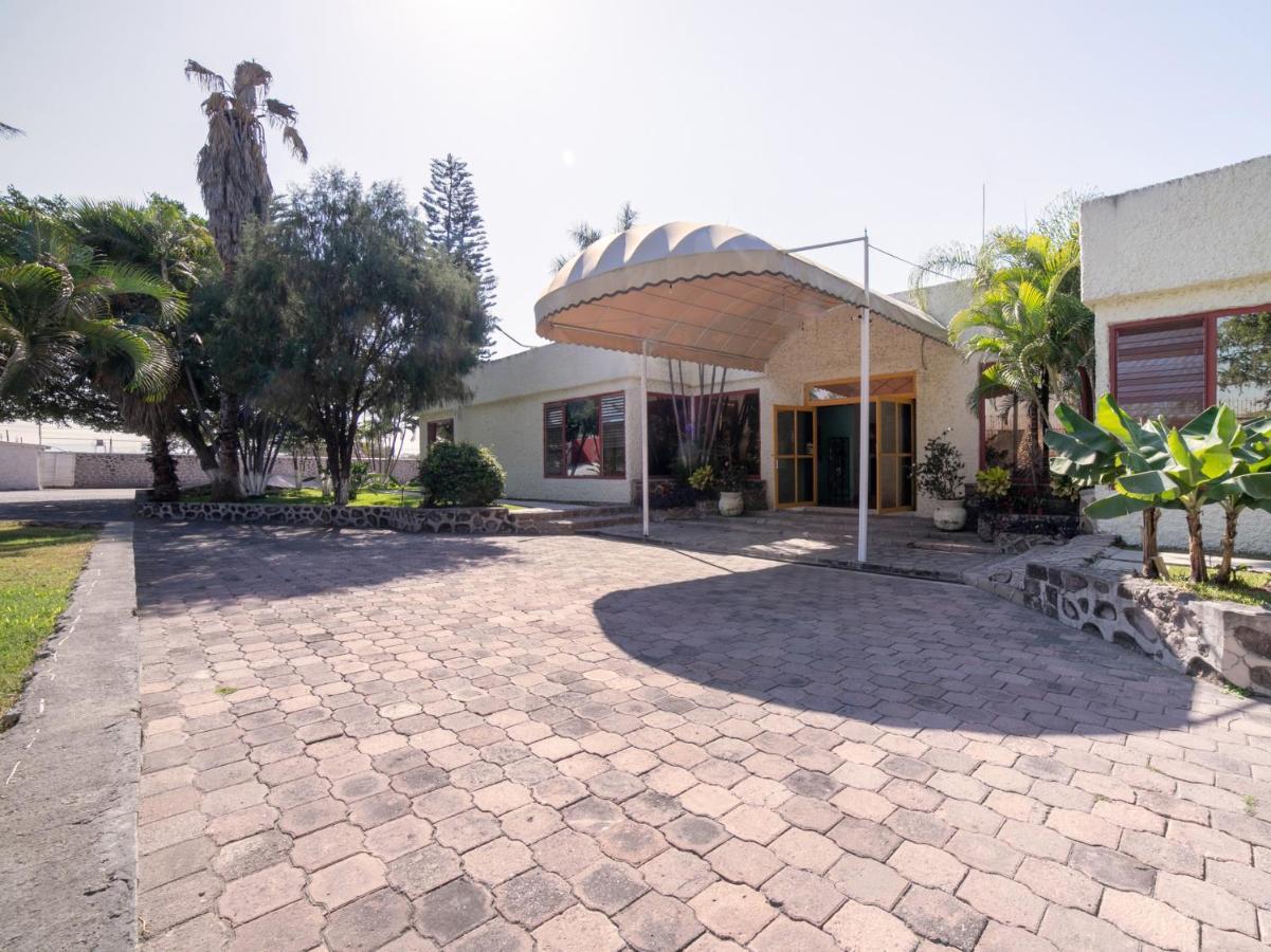 Hotel Teques Palace Xoxocotla  Экстерьер фото