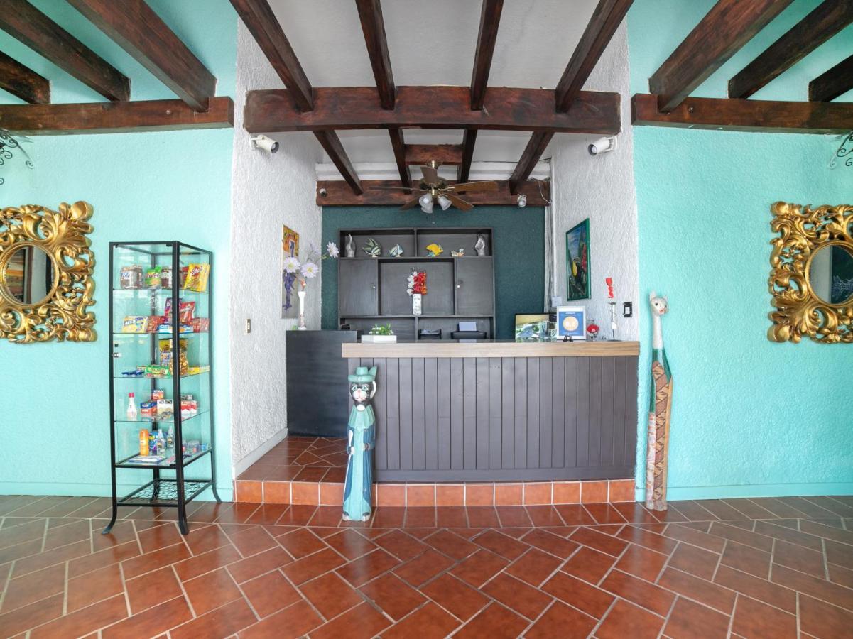 Hotel Teques Palace Xoxocotla  Экстерьер фото